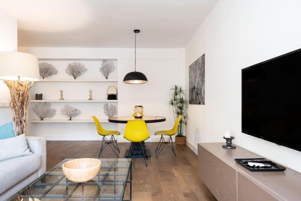 Super Central Malaga Flat With Terrace And Free Parking Esterno foto