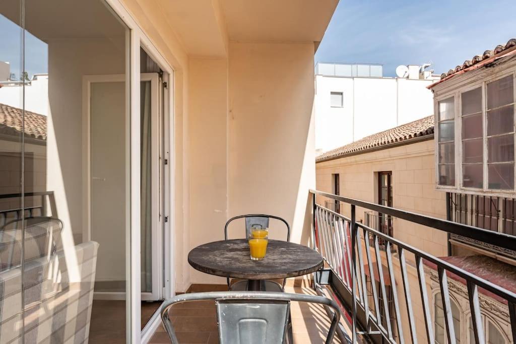 Super Central Malaga Flat With Terrace And Free Parking Esterno foto